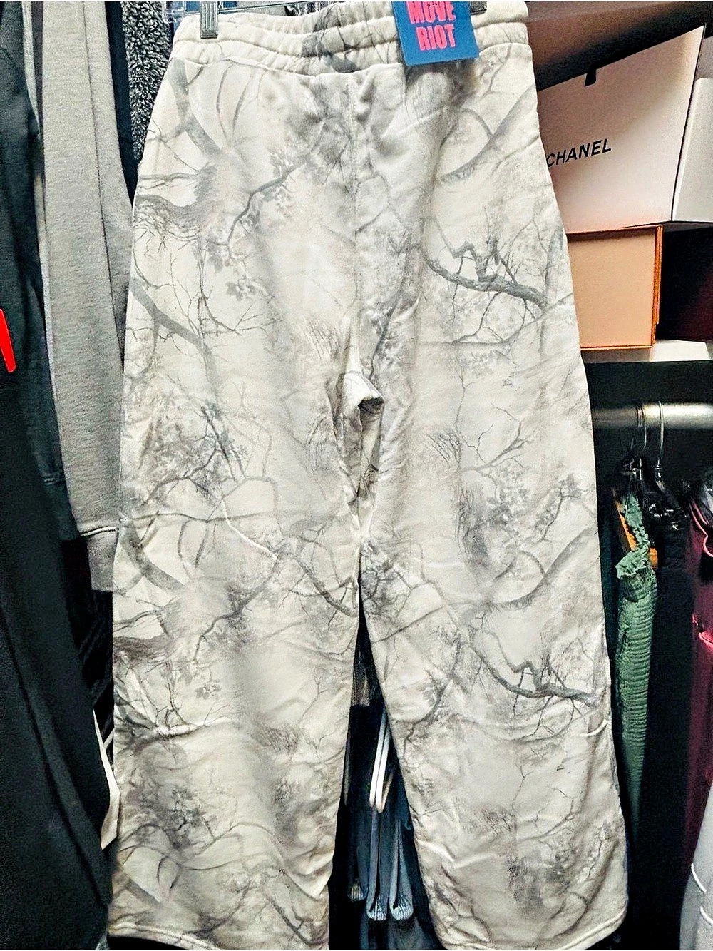 Move Riot Gray & White Printed Joggers Size Small NWT